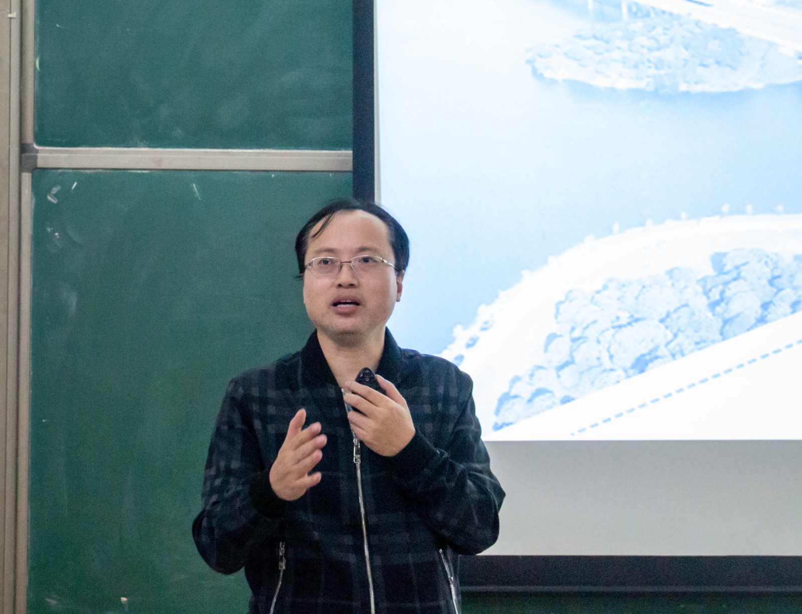 2021级鸿高卓越工程师创新班招生宣讲会1.jpg