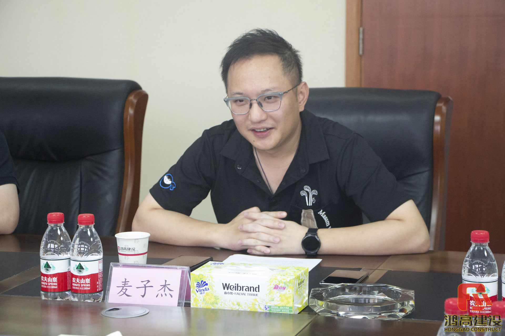 东莞市住建局领导一行莅临鸿高集团调研指导工作_1.jpg 东莞市住建局领导一行莅临鸿高集团调研指导工作_1.jpg